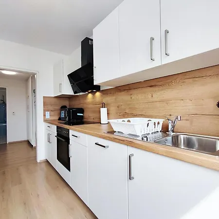 Erb01 - 2-zimmer-apartment Mit Balkon In * Bad König