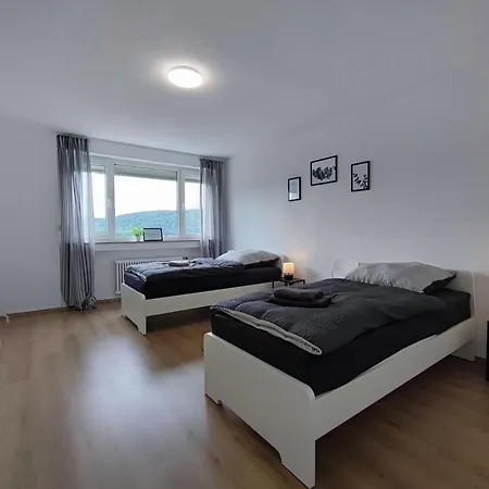 Erb01 - 2-zimmer-apartment Mit Balkon In