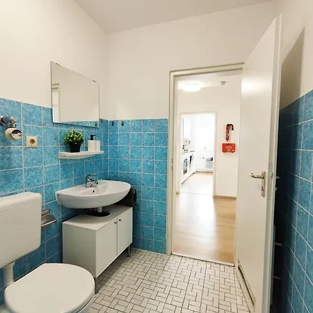 Apartament Erb01 - 2-zimmer-apartment Mit Balkon In *