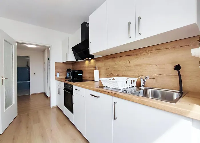 Erb01 - 2-zimmer-apartment Mit Balkon In * Bad König