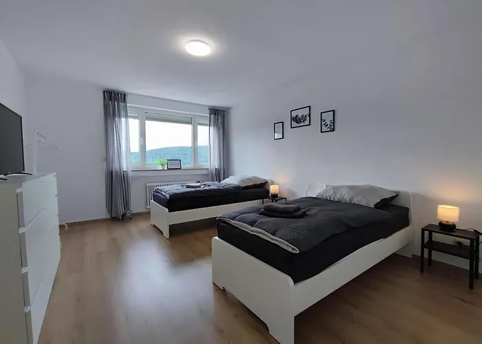Erb01 - 2-zimmer-apartment Mit Balkon In